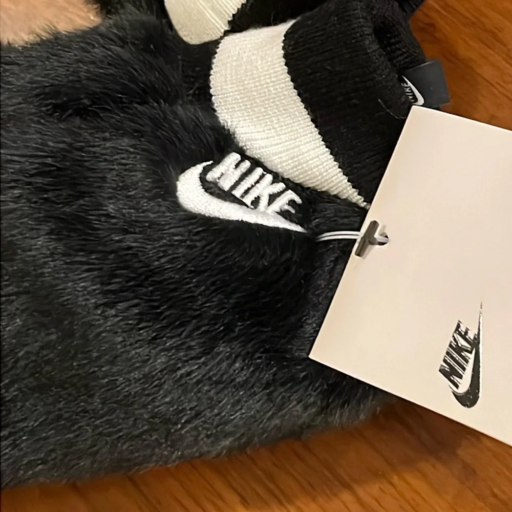 Nike Mittens Mitts Gloves black white Womens Size Medium / Large